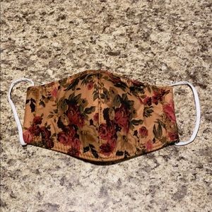 Patricia Nash mask (Antique rose)